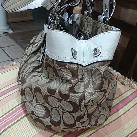 🔥DEAL🔥 Statement Coach Satchel - Picture 6 of 12